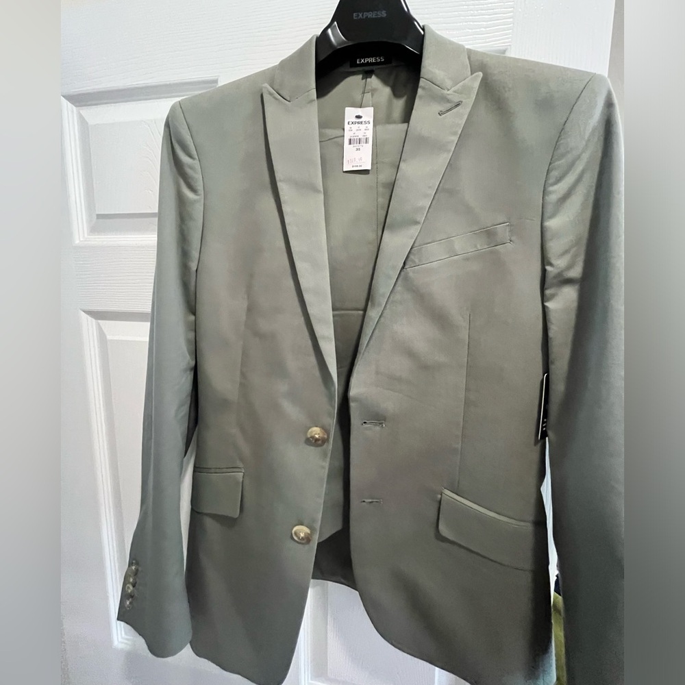 NWT Men’s Express suit jacket and pants  36s 30x30